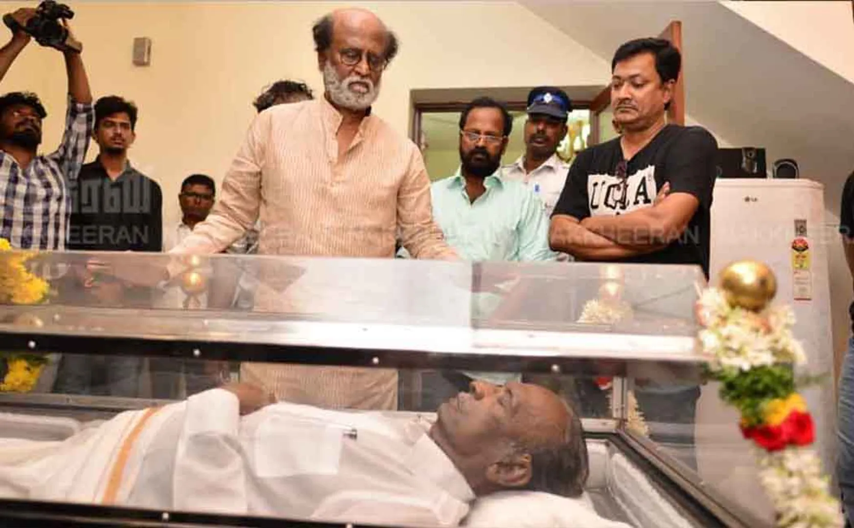 Director Mahendran's body respects ...